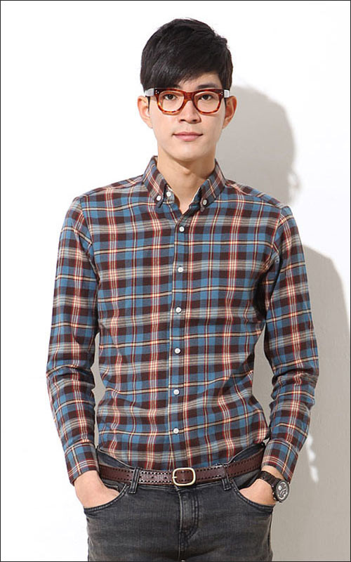 Mặt tròn, da trắng: Đàn ông có khuôn mặt tròn, da trắng thường tài vận hanh thông, sáng sủa. Bạn rất biết tìm kiếm, nắm bắt những cơ hội ngàn vàng để kiếm tiền và là người rất giỏi tích lũy của cải.