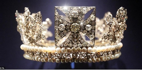 Vương miện của nữ hoàng Elizabeth II.