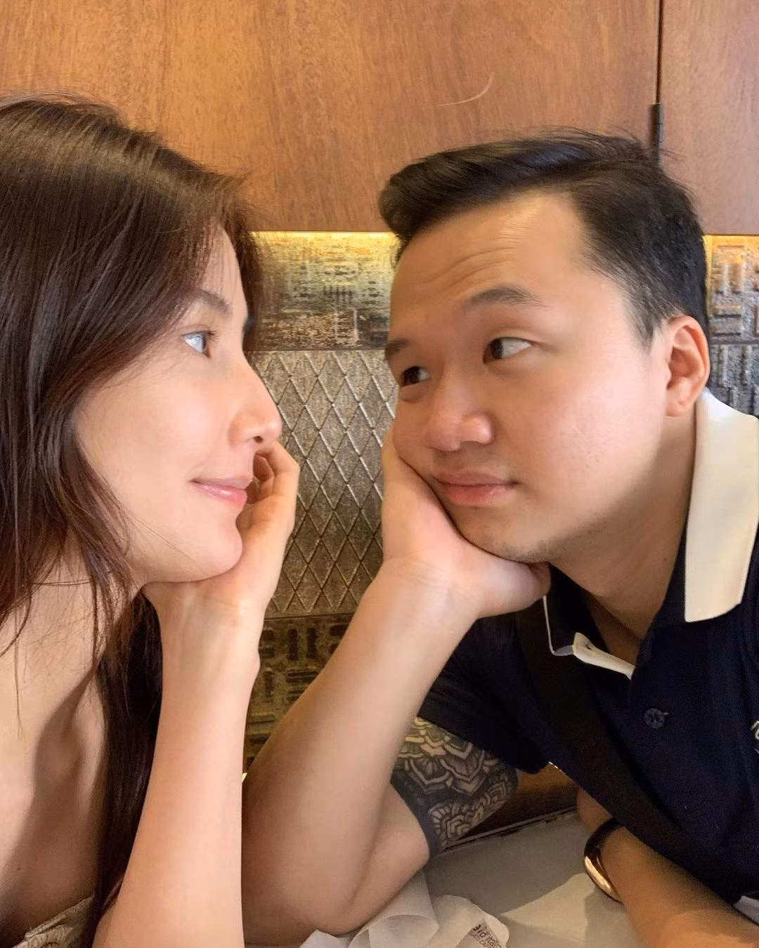 5 năm qua, chuyện tình cảm của Diễm My và Vinh Nguyễn nhận được quan tâm của truyền thông và khán giả. Cả hai hẹn hò từ cuối năm 2017 nhưng phải tới tháng 3/2018, hai người mới lên tiếng xác nhận. Cả hai từng trải qua nhiều lần mâu thuẫn, rạn nứt và chia tay. Đến đầu năm 2019, đôi uyên ương tái hợp.