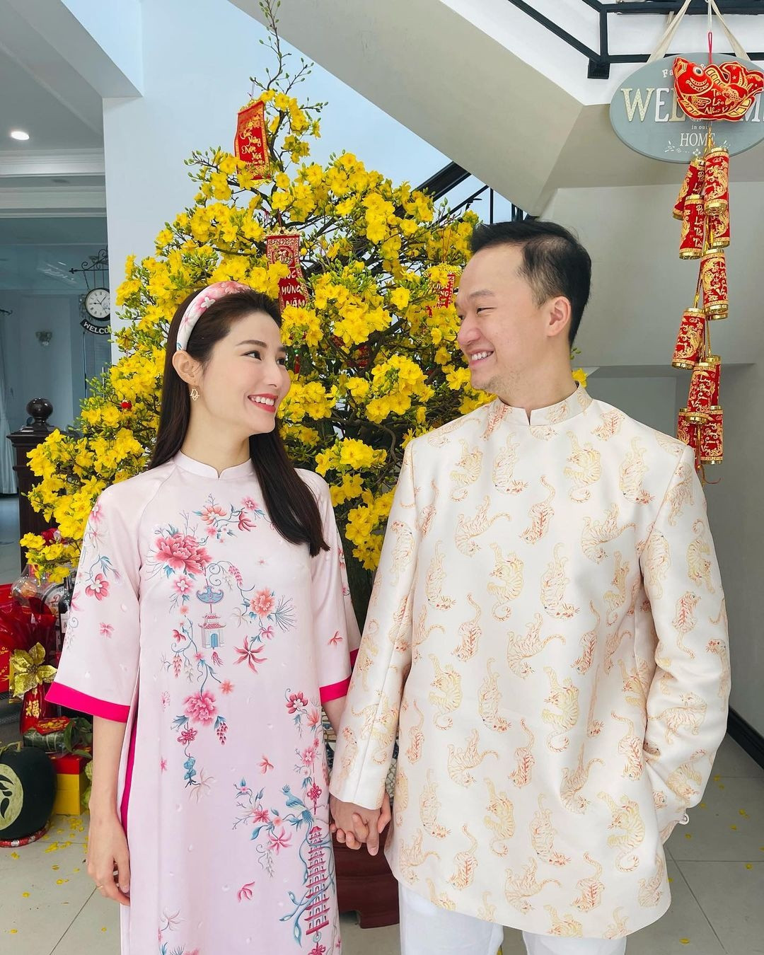 Bạn trai của Diễm My là Việt kiều sống tại Australia. Anh từng học tại Đại học Công nghệ Swinburne ở Melbourne (Victoria, Australia), hiện hoạt động trong lĩnh vực xây dựng. Vinh Nguyễn từng xây dựng một công ty, chuyên sản xuất cà phê hòa tan. Dù bận rộn, doanh nhân vẫn dành thời gian đồng hành cùng bạn gái trong các sự kiện giải trí.