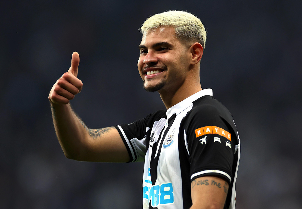 8. Bruno Guimaraes (Newcastle United): Anh là một trong những ngôi sao giúp Newcastle vươn lên xếp thứ ba trên bảng xếp hạng Premier League 2022/23. Guimaraes là thủ lĩnh tuyến giữa của Newcastle với 3 bàn và 3 kiến tạo từ đầu mùa.