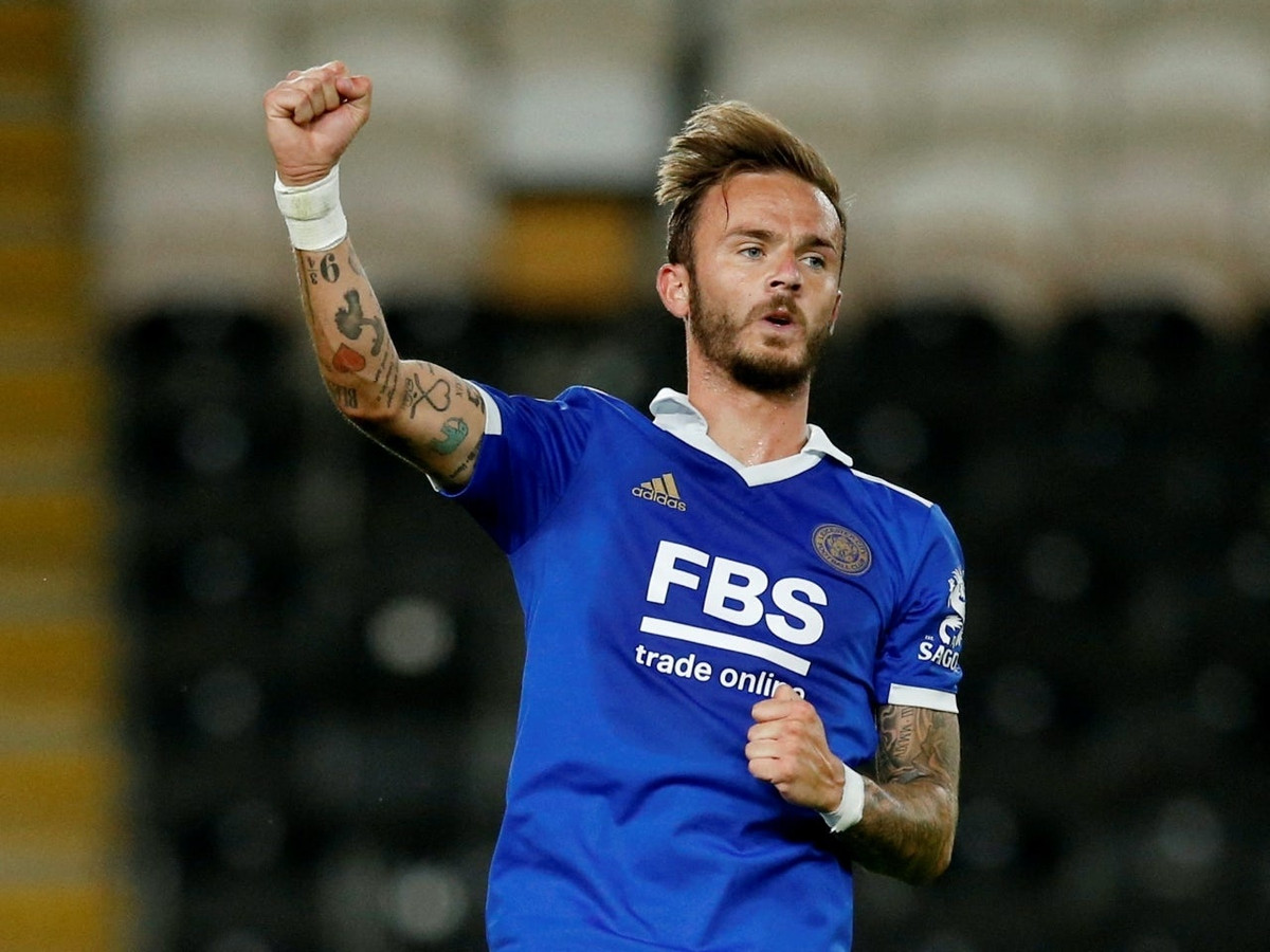 10. James Maddison (Leicester City): Maddison là điểm sáng của "Bầy cáo" từ đầu mùa với 7 bàn và 4 kiến tạo, dẫn đầu danh sách vua phá lưới của đội. Suất dự World Cup 2022 cùng tuyển Anh là thành quả xứng đáng với tiền vệ này.