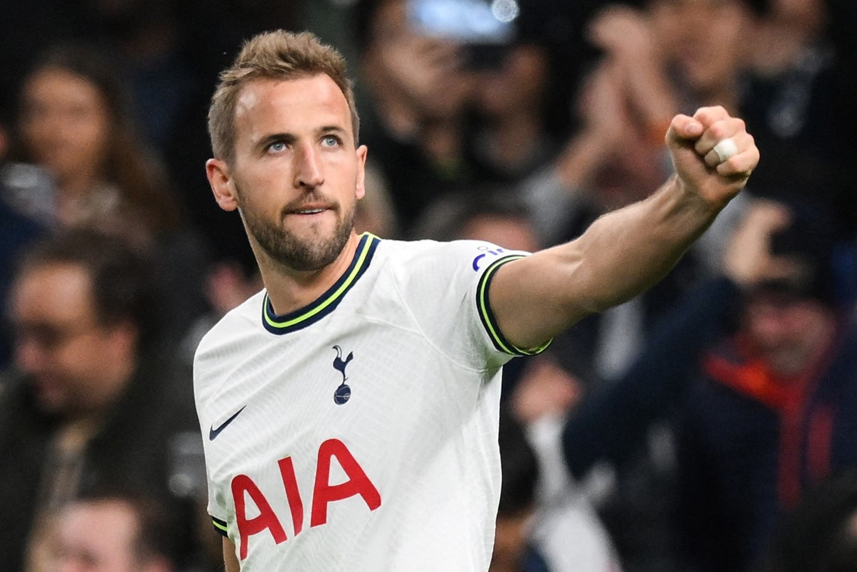 3. Harry Kane (Tottenham): Sau 16 trận, tuyển thủ Anh ghi 13 bàn cho Tottenham. Kane đóng góp 39% vào tổng số bàn của Tottenham tại Premier League 2022/23.