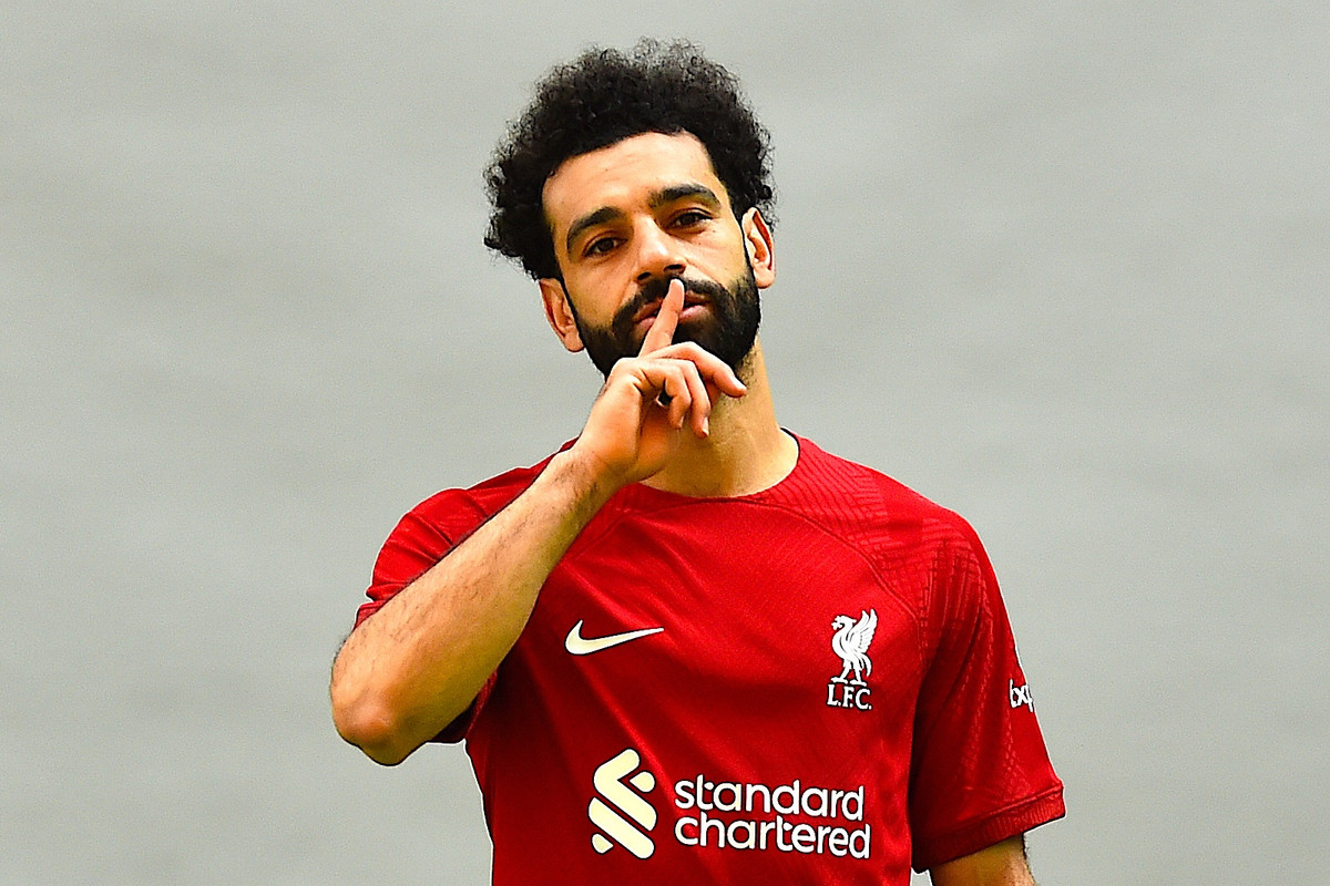 9. Mohamed Salah (Liverpool): Dù Liverpool có khởi đầu chậm tại Premier League và Champions League nhưng tiền đạo người Ai Cập vẫn là điểm sáng của đội với 14 bàn thắng ở hai đấu trường từ đầu mùa. Salah phải gánh vác nhiều trách nhiệm hơn trên hàng công sau sự rời đi của Sadio Mane.