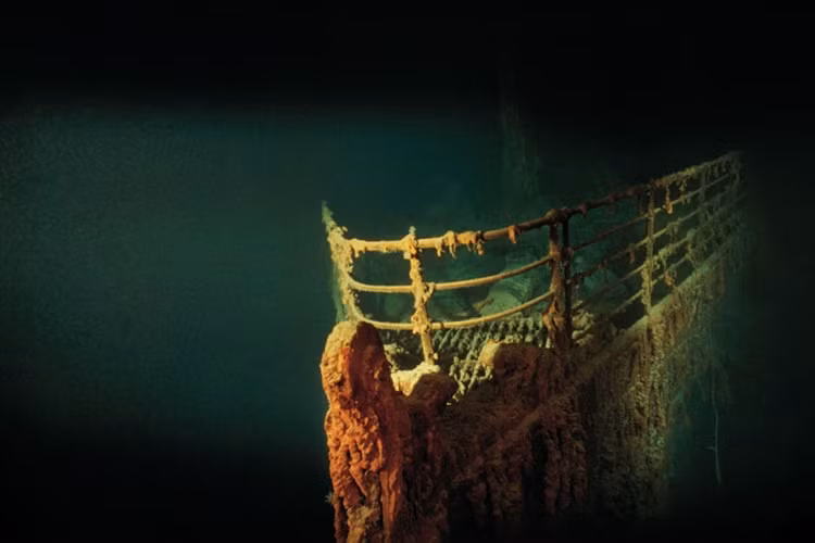Bức ảnh chụp mũi tàu Titanic ở độ sâu gần 3.800m năm 1991 này đã đi vào lịch sử nhiếp ảnh thế giới.