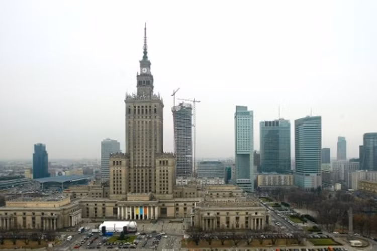 Cư dân Varsaw cũng chỉ trả lại 5/12 số ví mà họ nhặt được.