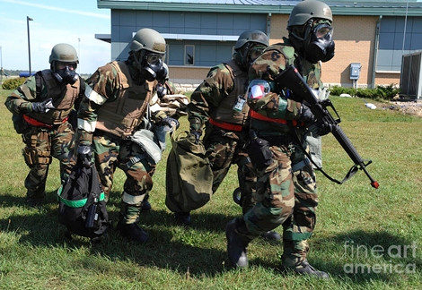 Theo The New York Times, Bộ Quốc phòng Mỹ ước tính cần đến 75.000 binh sĩ để canh gác các kho vũ khí hóa học của Syria.