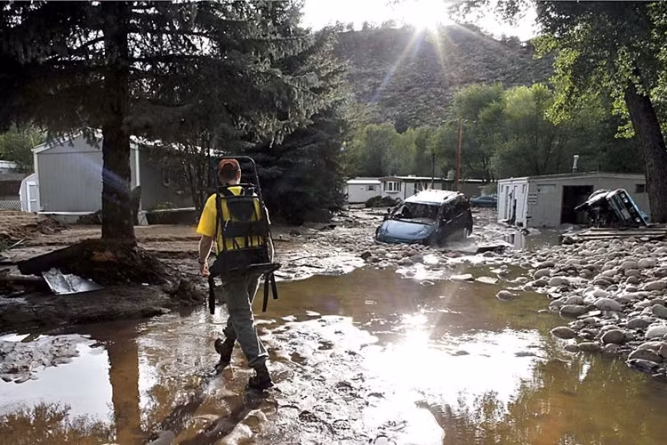 Quang cảnh Lyons sau cơn đại hồng thủy.