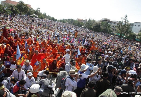 Một cuộc biểu tình ở Campuchia. Một cuộc biểu tình ở Campuchia.