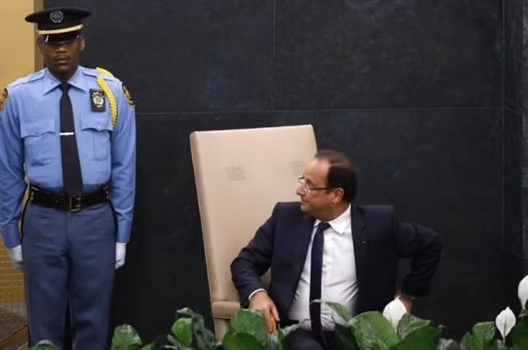 Tổng thống Pháp Francois Hollande trông đợi “các hành động cụ thể” từ phía Iran trong việc chứng tỏ không theo đuổi vũ khí hạt nhân.