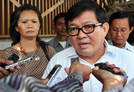 Chính khách đối lập Son Chhay của Đảng Cứu quốc Campuchia (CNRP) tố cáo người Trung Quốc đã lợi dụng và lừa dối nhân dân Campuchia.