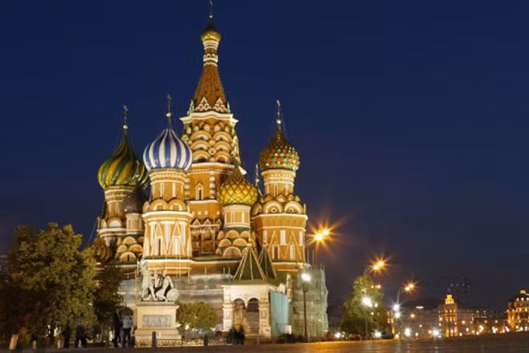 Ở Moscow, 7/12 số ví "đánh rơi" được trả cho người mất.