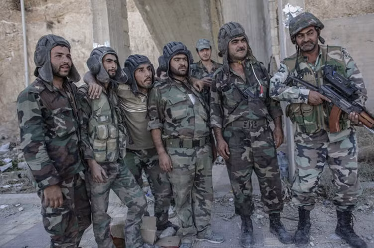 Nhưng cuối cùng họ cũng xua đuổi quân nổi dậy và tái chiếm thành công thị trấn cổ Maaloula, một trong những cái nôi của Cơ đốc giáo.