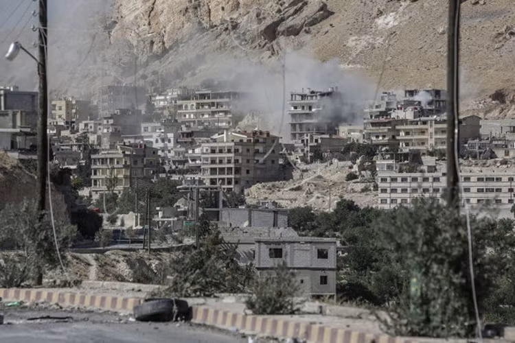 Thị trấn cổ Maaloula nằm ở độ cao 1.500m so với mực nước biển và cách thủ đô Damascus 55 km về phía bắc.