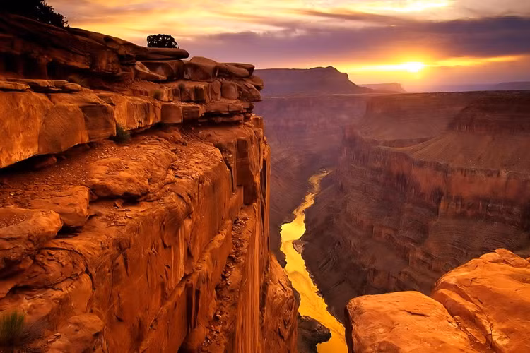  Grand Canyon: Với chiều dài 277 dặm dài, hẻm núi Grand Canyon ở tây bắc Arizona là một trong những hẻm núi ngoạn mục nhất hành tinh.