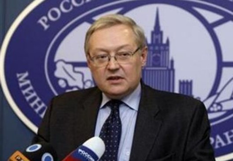 Thứ trưởng ngoại giao Nga Sergei Ryabkov cho rằng hành động của Mỹ-Anh-Pháp là áp đặt và một chiều.