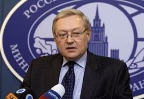 Thứ trưởng ngoại giao Nga Sergei Ryabkov cho rằng hành động của Mỹ-Anh-Pháp là áp đặt và một chiều.