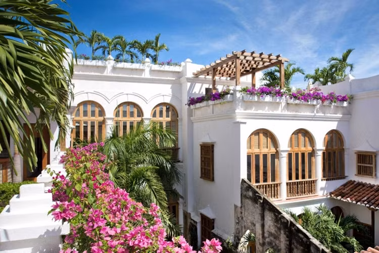  Khách sạn Casa San Agustin, Cartagena,Colombia Nằm giữa thị trấn cổ Cartagena được UNESCO xếp vào danh sách bảo tồn, khách sạn Casa San Agustin có 31 phòng và mỗi phòng có một góc nhìn riêng biệt.