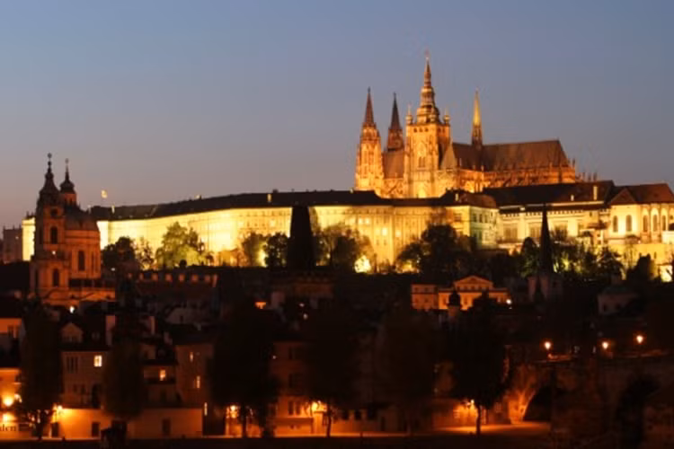 Cư dân Prague chỉ trả lại có 3/12 số ví mà họ nhặt được.