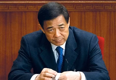 Bạc Hy Lai, con hổ sau song sắt.