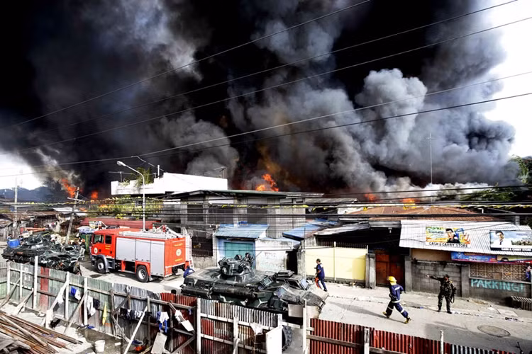 Bắt đầu sáng 9/9, hàng trăm phiến quân của Mặt trận giải phóng dân tộc Moro (MNLF) đã tấn công thành phố Zamboanga và có tin nói đã chiếm được tòa thị chính.