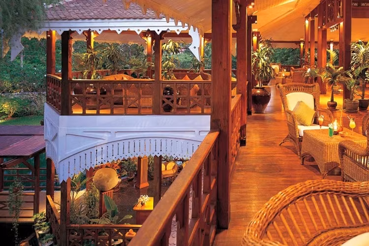  Dinh Thống đốc ở Yangon, Myaanmar Nằm trên con đường vắng sau khu Ngoại giao đoàn, Dinh Thống đốc biến thành khách sạn ở Yangon có bể bơi, những khu vườn mang phong cách đế chế Anh, thời thuộc địa.