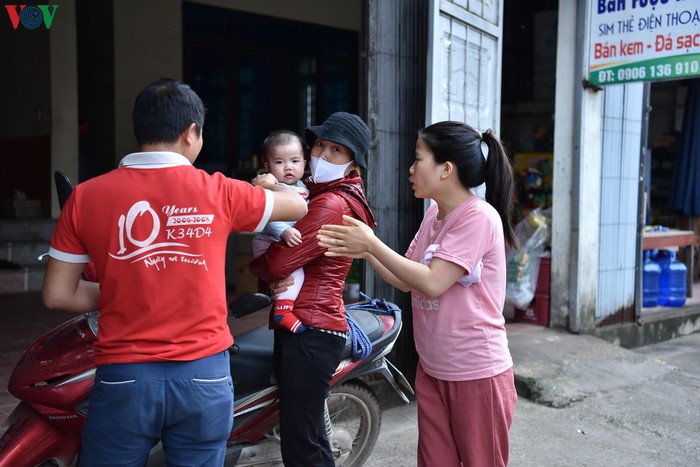 Người dân đã bắt đầu gặp gỡ nhau và hạn chế dần khẩu trang.