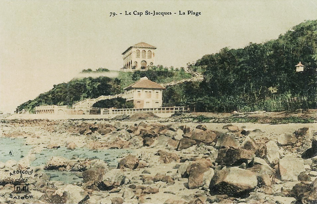 Một hình ảnh khác về Bãi Trước và Bạch Dinh.