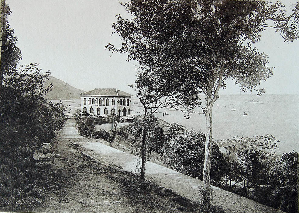 Lối vào Bạch Dinh trên sườn núi Lớn Vũng Tàu, thời Toàn quyền Paul Doumer.