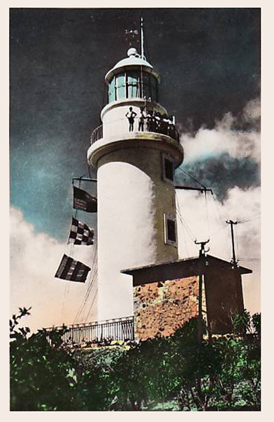 Một hình ảnh khác về hải đăng Vũng Tàu thời thuộc địa.