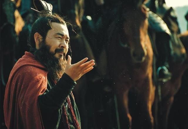 Một câu chuyện nổi tiếng khác là Hoa Đà chẩn đoán có một khối u trong não Tào Tháo và khuyên Tào Tháo mổ não để làm thủ thuật bỏ khối u. Nhưng vốn rất đa nghi, Tào Tháo lại nghĩ rằng Hoa Đà muốn giết mình.