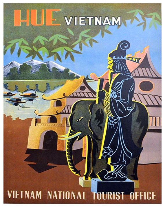 Hình ảnh lăng tẩm cua chúa nhà Nguyễn trên poster du lịch xứ Huế, thập niên 1950.
