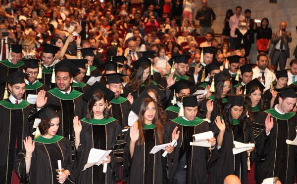 Ngày nay, tại nhiều trường y khoa trên thế giới, lời thề Hippocrates vẫn được các sinh viên đọc lên trong nghi thức tuyên thệ bắt đầu sự nghiệp bác sĩ của mình.