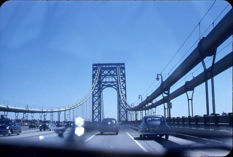 Trên cầu George Washington, cây cầu bắc qua sông Hudson của New York.