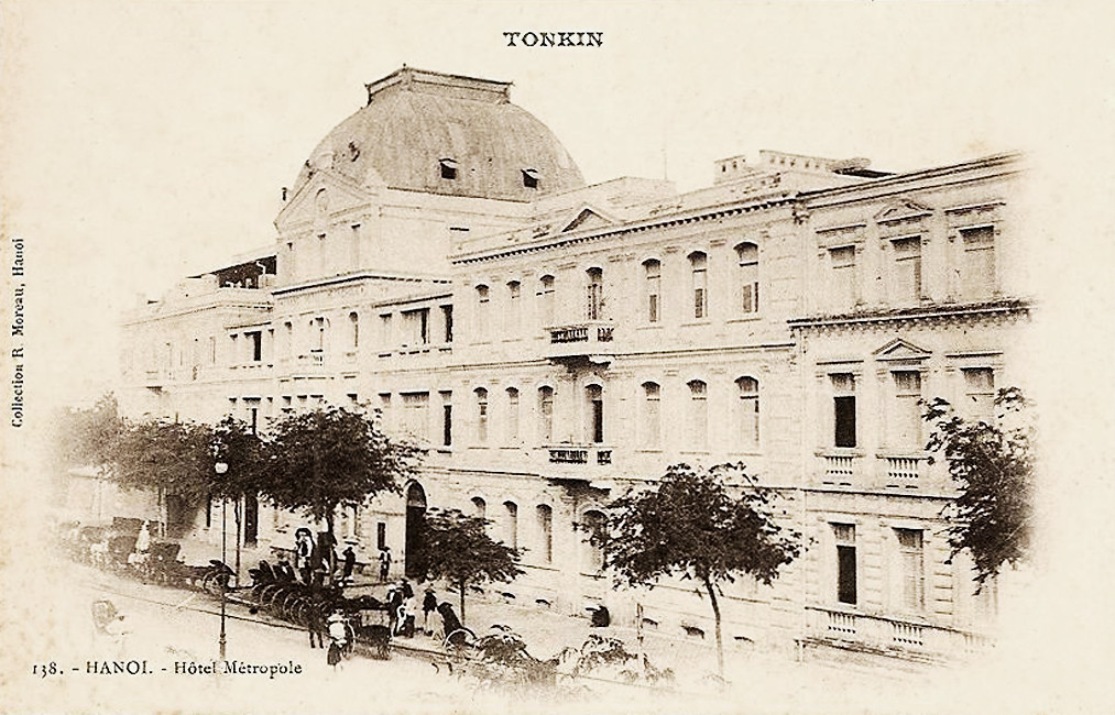 Từ thập kỷ 1930, khách sạn Metropole đã trở thành nơi gặp gỡ của các du khách sành điệu đến từ nhiều quốc gia trên thế giới.