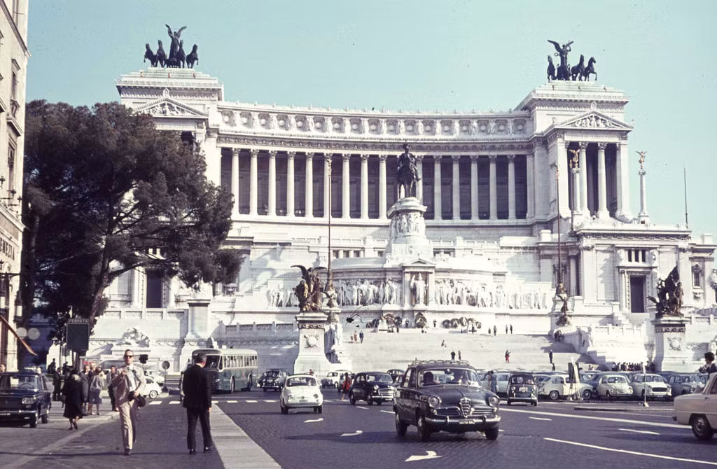 Đài thờ Tổ quốc ở Rome, 1965.
