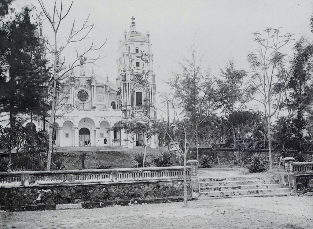 Nhà thờ Phủ Cam thập niên 1920.