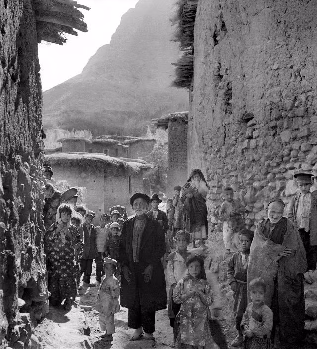 Một ngôi làng kiểu truyền thống ở Iran.