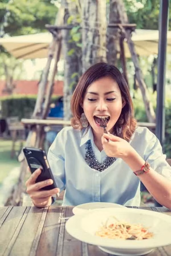 5 thoi quen an trua hai suc khoe, nhat la vong eo-Hinh-2