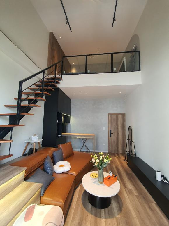 Cai tao san thuong thanh phong co gac lung chi voi chi phi re-Hinh-4