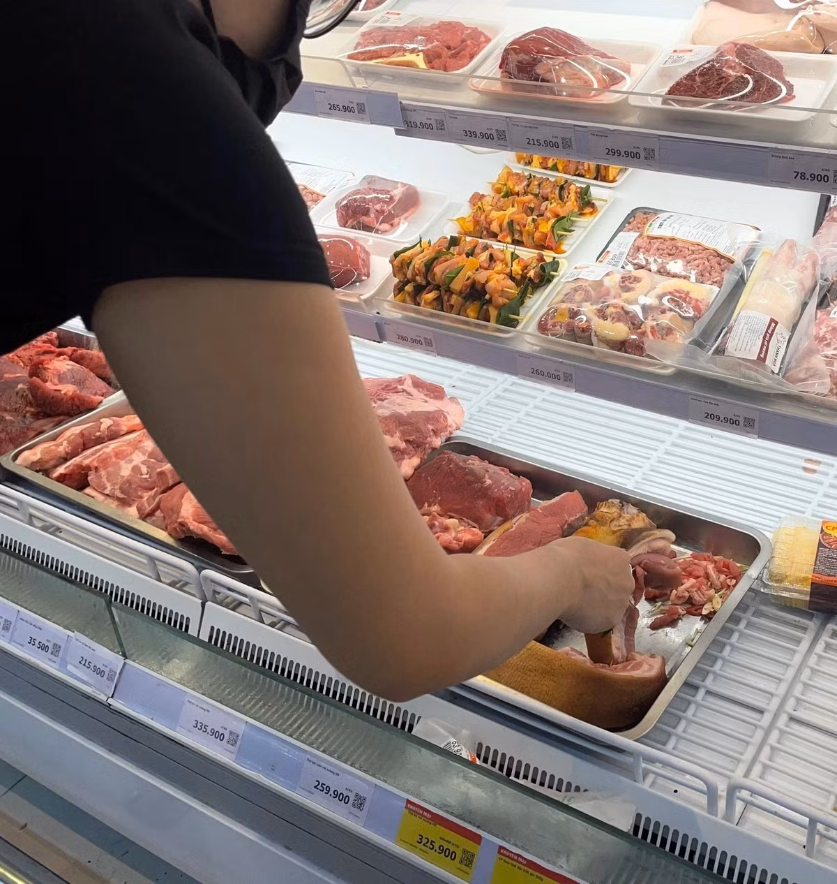 Mam com nha chua toi 100.000 dong cua cap vo chong tre-Hinh-2