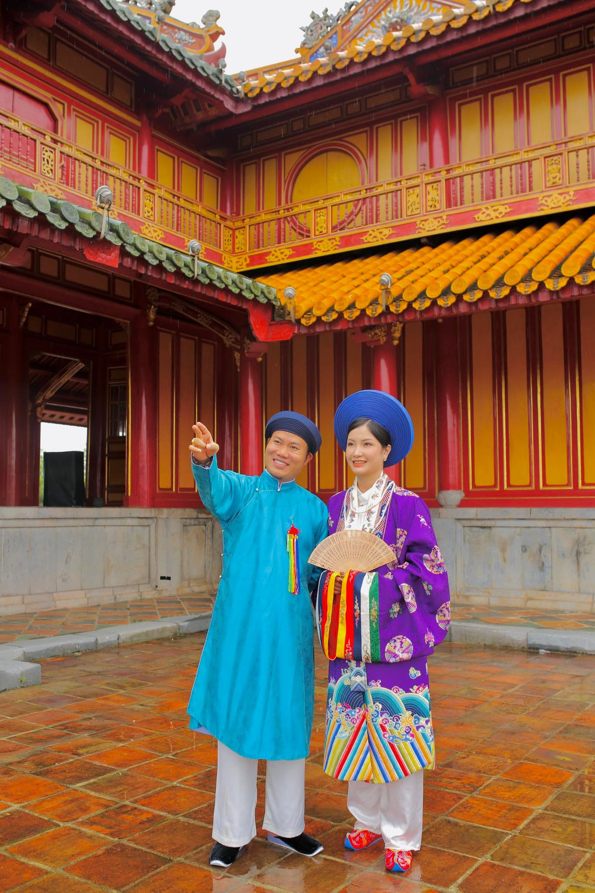 Hôn nhân 12 năm mật ngọt với vợ trẻ sinh 5 con cho Vượng Râu - Hình 7 Hon nhan 12 nam mat ngot voi vo tre sinh 5 con cho Vuong Rau-Hinh-7