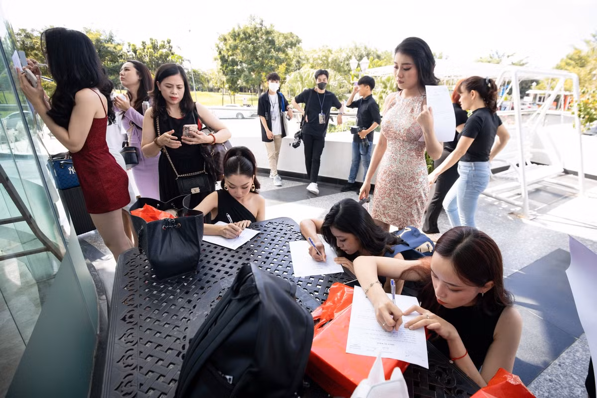 Một số người đẹp tiết lộ họ được truyền cảm hứng thi hoa hậu bởi Nguyễn Thúc Thùy Tiên - đương kim Miss Grand International.