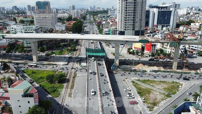 Đến nay dự án đã thi công xong việc mở rộng lòng đường bên dưới, với đường trên cao từ Ngã Tư Sở đi cầu Vĩnh Tuy vừa hợp long đường trên cao (cầu cạn) đoạn Ngã Tư Vọng - cầu Vĩnh Tuy.