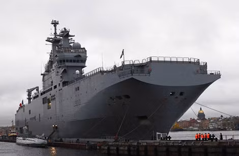 Tàu chở trực thăng lớp Mistral.