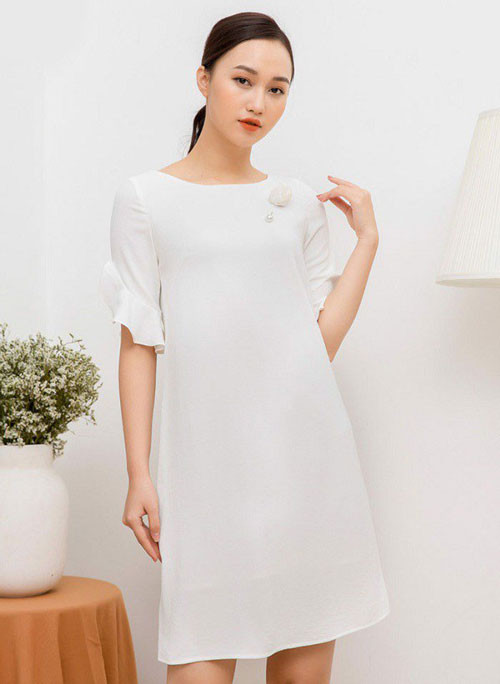 Những kiểu đầm cơ bản mọi quý cô nên có để luôn đẹp mỗi ngày Nhung kieu dam co ban moi quy co nen co de luon dep moi ngay