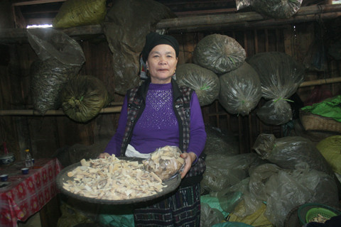 Gap ba lang chua benh ung thu bang cac bai thuoc tien