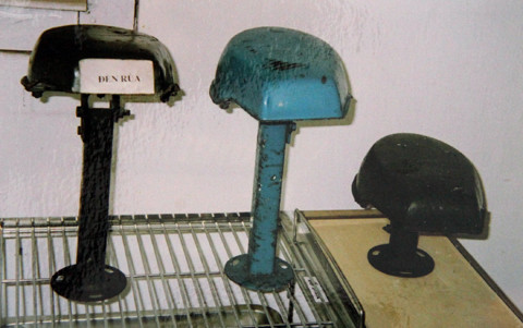 Đèn mui rùa được trưng bày tại phòng truyền thống nhà máy Z117.