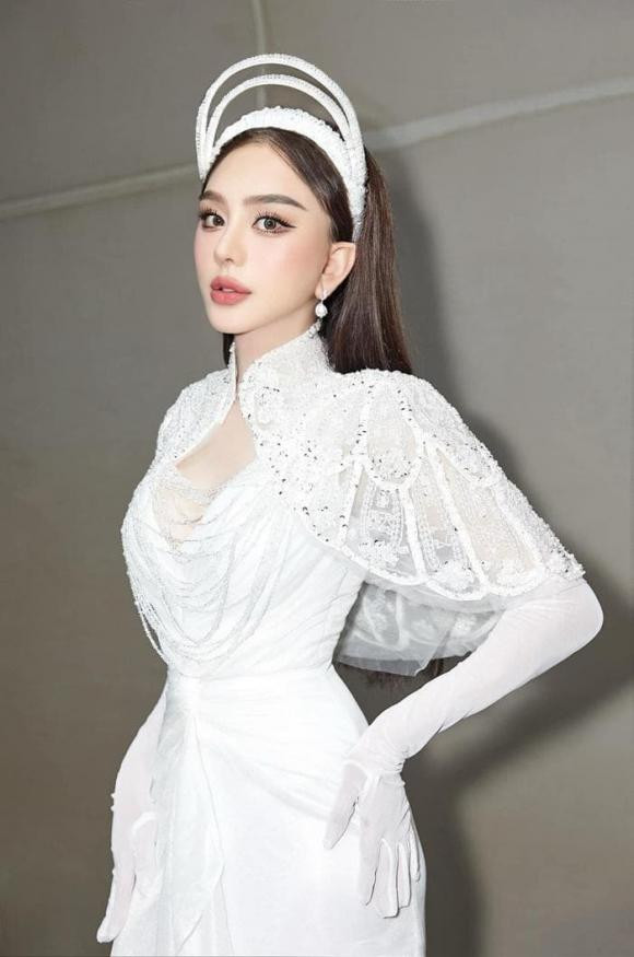 ca sĩ Lâm Khánh Chi, sao Việt