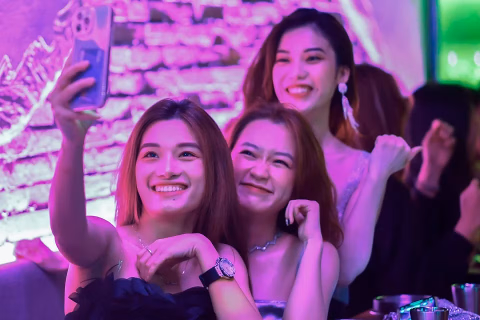 Mac no vi tiec tung lien mien